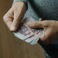 1 milliárdos választási osztogatás 8 új kormányzati program